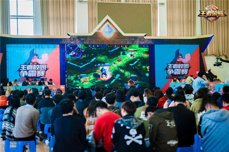 游戏设计中的玄学力量：败者组buff与巅峰对决buff的平衡之道